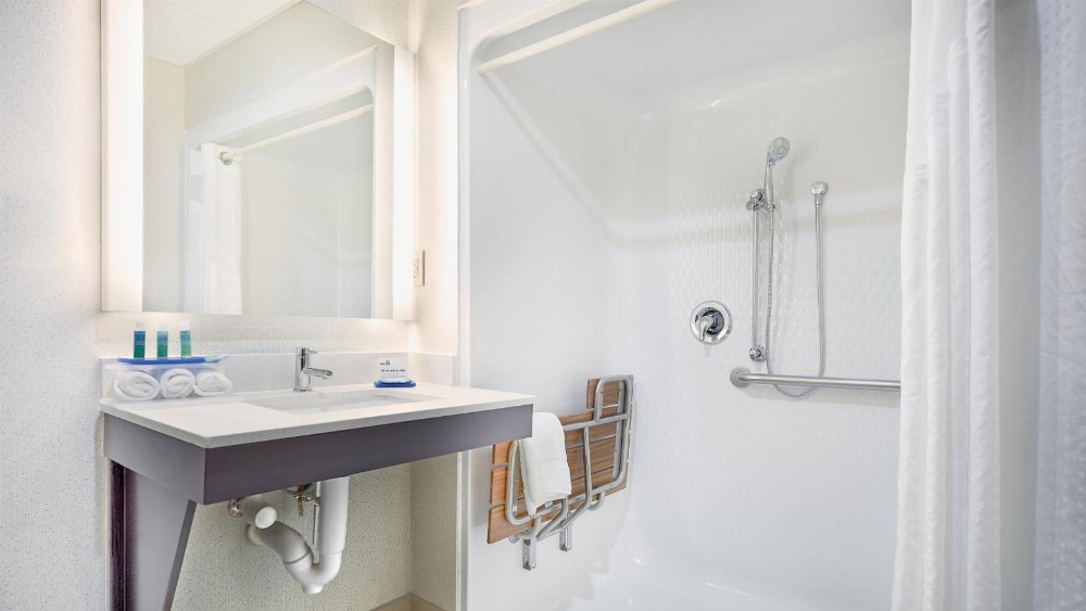 Holiday Inn Express & Suites Asheville SW - Outlet Ctr Area Main image