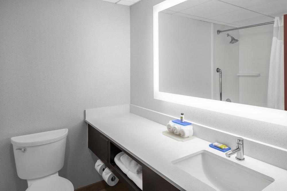 Holiday Inn Express & Suites Asheville SW - Outlet Ctr Area