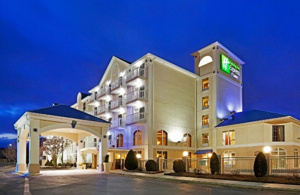 Holiday Inn Express & Suites Asheville SW - Outlet Ctr Area image 1