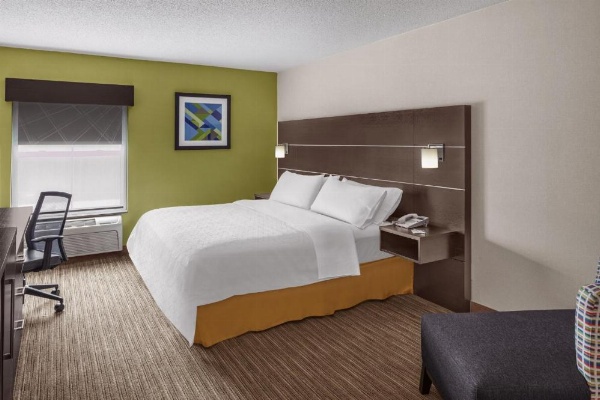 Holiday Inn Express & Suites Asheville SW - Outlet Ctr Area image 16